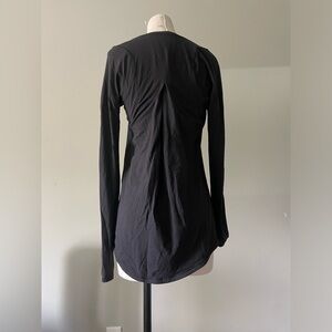 Lululemon black tuck and flow rulu long sleeve shirt 6